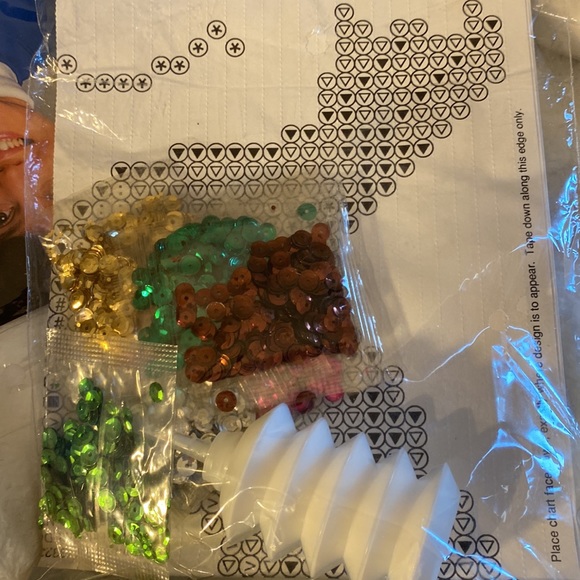 Vtg DISTLEFINK DESIGNS SEQUIN ART
Fold-N-Fill Craft Kit
Hummingbird#33231 - Picture 2 of 5